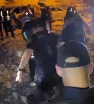 &quot;Ребята, несите носилки&quot;: видео первых минут после ракетного удара по дому во Львове