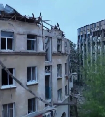 Зеленський показав наслідки ракетного обстрілу Львова та пообіцяв відчутну відповідь