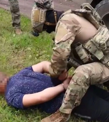 СБУ затримала інформатора РФ, який писав ФСБ про позиції ЗСУ під Бахмутом