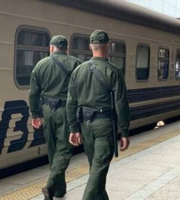 «Укрзалізниця» повертає воєнізовану охорону в пасажирські потяги