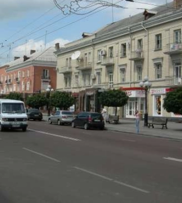 У Луцьку на проспекті Волі «рендж ровер» збив дитину