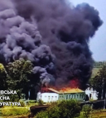 Масштабна пожежа на Харківщині: “прилетіло” по залізничній станції 