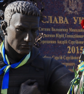 До пам’ятних дат у Черкасах хочуть робити інсталяції з портретами полеглих воїнів