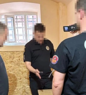 Депутата Одеської облради та його дружину, підозрюваних у рейдерстві, тепер звинувачують у крадіжці 24 млн грн