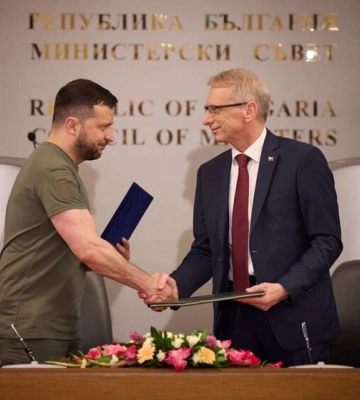 &quot;Уже 22-й такой пакет&quot;. Зеленский и премьер Болгарии подписали совместную декларацию о евроатлантической интеграции Украины