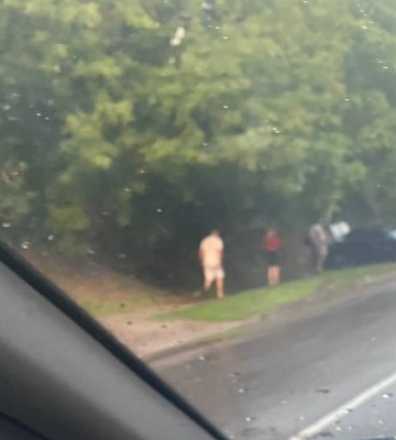 У Луцьку водій на БМВ «врізався» в електроопору. Відео