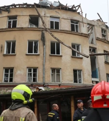 Атака по Львову &quot;Калібрами&quot;: патрульні показали відео перших хвилин після ракетного удару