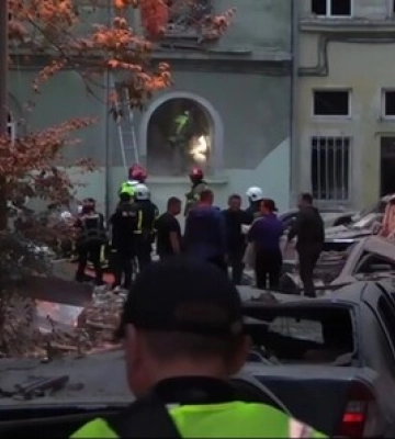 Удар по Львову: розбірано майже половину завалів
