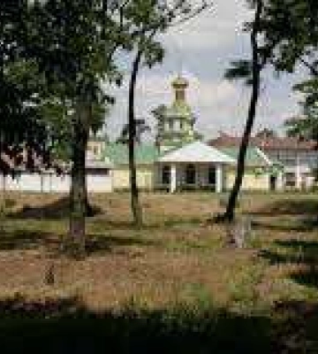 У Дніпрі служителі церкви незаконно захопили зелену зону