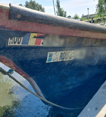 Заснули на човні: на Одещині прикордонники затримали двох румунів, - ФОТО