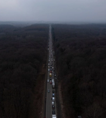 Через загрозу теракту на ЗАЕС на окупованій території утворились 30-кілометрові черги