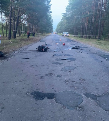 На Волині п’яний мотоцикліст впав на дорогу, пасажир у реанімації