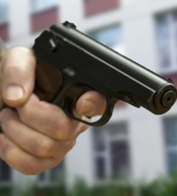 Цілився в людей: в Сумах чоловік відкрив стрілянину зі своєї квартири