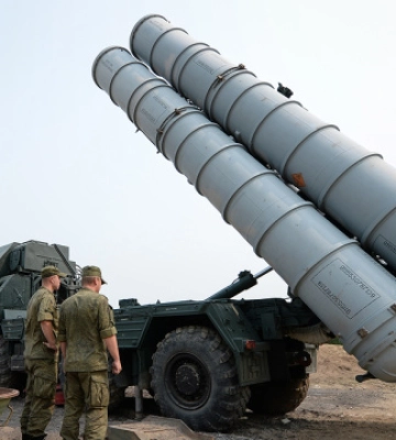 Войска России ракетами С-300 обстреляли объект инфраструктуры в Запорожье