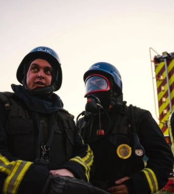 У Херсоні під обстріл російських окупантів потрапив житловий квартал