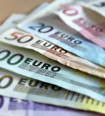 Українські студенти мають змогу отримати стипендію від Європейського центрального банку: деталі