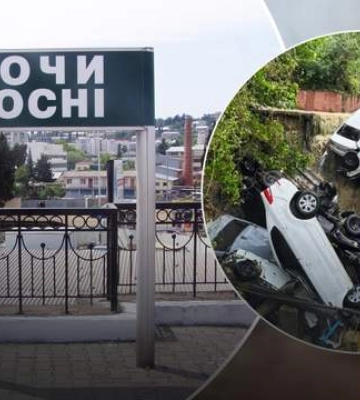 Змило асфальт, а автівки пішли під воду: у російських Сочі стався масштабний потоп