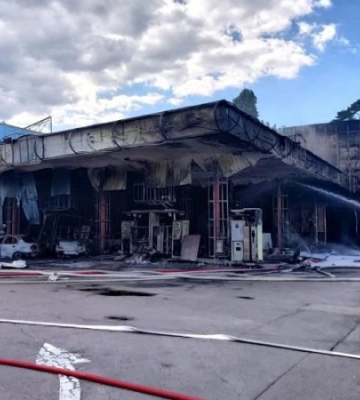 З&#039;явилося відео ДТП, що спричинила пожежу на АЗС у Києві