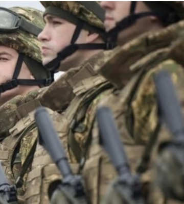 Сотрудники столичного военкомата придумали оригинальный способ «приглашения» мужчин в ТЦК