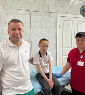 У Рівному врятували 9-річного хлопчика, якого вдарили каменем по голові