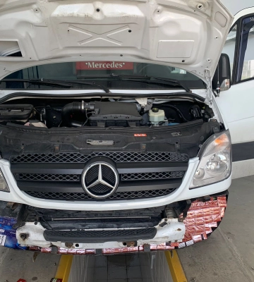 На кордоні з Румунією в іноземця вилучили «Mercedes-Benz» з контрабандою