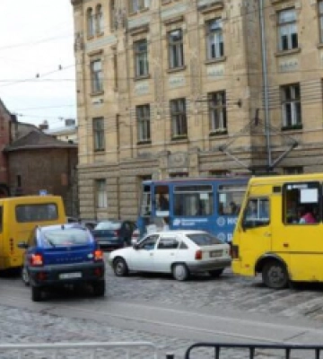У Львові безготівкова оплата від завтра діятиме на ще одному міському маршруті