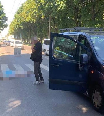 У Львові військовий на бусі збив на смерть жінку на переході