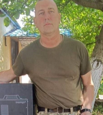 На Волині за кошти з випускного купили обладнання для підрозділу, де служить вчитель