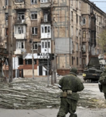 У Маріуполі росіяни облаштовують склади з боєкомплектами посеред житлової забудови