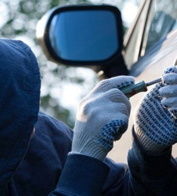 У Києві спіймали рецидивіста, який обкрадав автомобілі