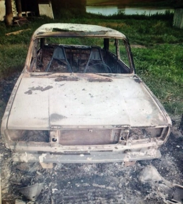 В Житомирській області чоловік через ревнощі спалив автомобіль знайомого