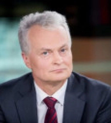 Гитанас Науседа: НАТО следует обустроить постоянные базы у российской границы