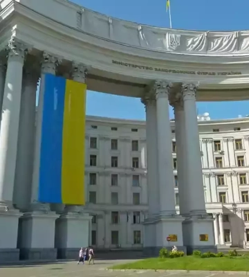 Дезінформація: Україна не розірвала дипломатичні відносини з Росією