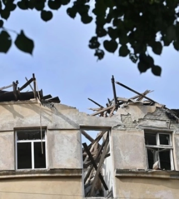 У Львові триває ліквідація наслідків ракетного удару