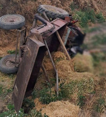 На Черкащині внаслідок перекидання трактора загинув його нетверезий кермувальник