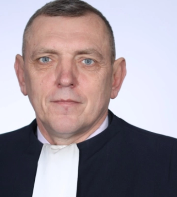 Пропрацював на посаді майже 30 років: у Рівному пішов у відставку суддя
