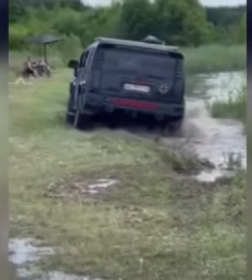 В соцмережах каже, що постійно перебуває на війні: відомо, кому належить елітний «хаммер», який роз&amp;#039;їжджав берегом Світязя