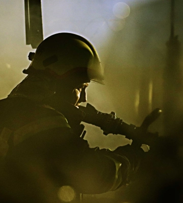 На Київщині вночі вогнеборці ліквідували загорання будівлі