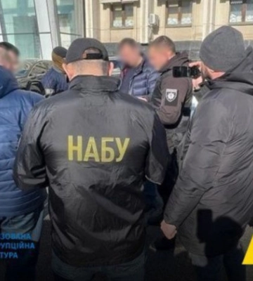 Погорел на взятке в $40 000: будут судить чиновника Одесской ОВА