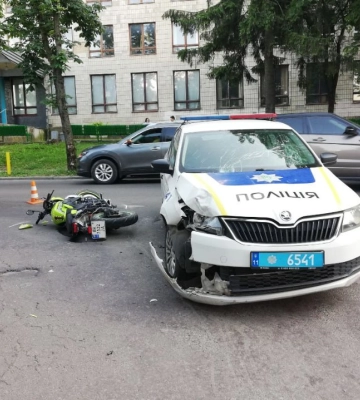 Поліцейське авто потрапило в ДТП у Рівному