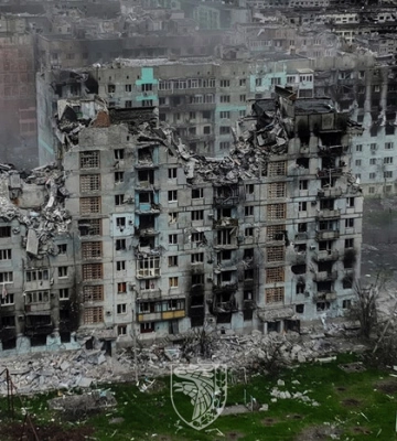 «Цілком імовірний сценарій». Росіяни самі можуть вийти з Бахмута під вогнем артилерії - Череватий