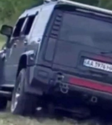 На водія Хамера, який їздив по озері в Шацьку на Волині, склали протокол про порушення