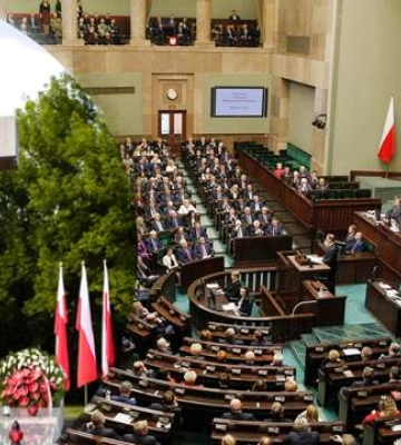 Сейм Польщі схвалив резолюцію про Волинську трагедію: вимагає визнання провини українцями