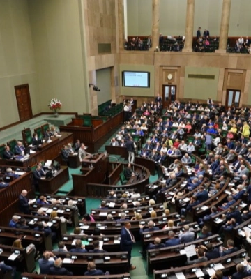 Вимагає визнання провини українцями: Сейм Польщі схвалив резолюцію про Волинську трагедію