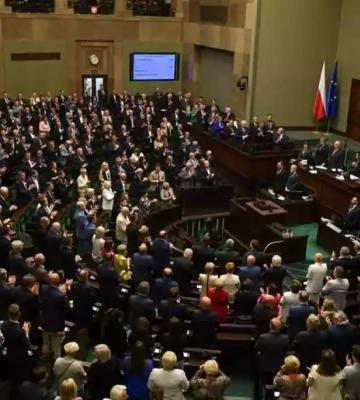 Вимагає визнання провини українцями: Сейм Польщі схвалив резолюцію про Волинську трагедію