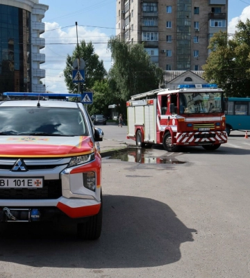 У Полтаві горів магазин: врятували трьох людей