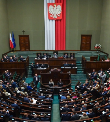 Вимагає визнання провини українцями: Сейм Польщі схвалив резолюцію про Волинську трагедію