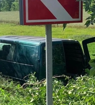 У Луцькому районі п&#039;яний на бусі злетів у кювет 