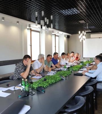 В Ужгороді демонтують низку незаконних тимчасових архітектурних споруд і вивісок