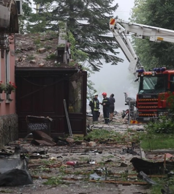 У Львові підрахували зірвані дахи та вибиті вікна через ворожу атаку